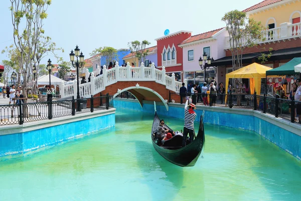 Gondel - het venezia hua hin op 30 december 2013. — Stockfoto