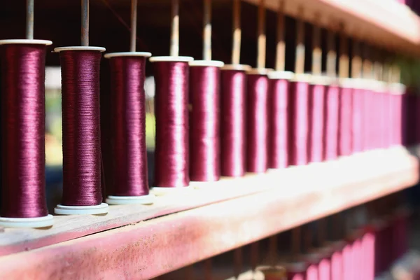 Primer plano del hilo de tejer para la industria textil —  Fotos de Stock