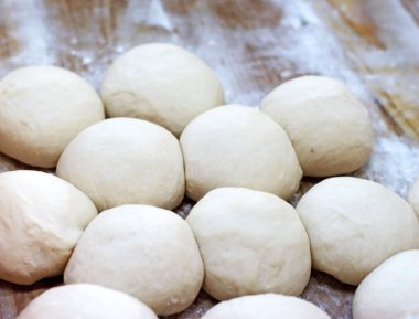 taze hazırlanmış ekmek hamuru