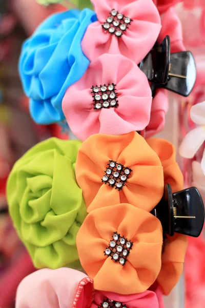 Hairpins sell at the market — Stock Photo, Image