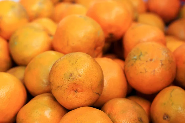 Oranje vruchten op de markt — Stockfoto