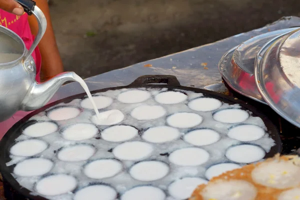 Coconut milk mix sugar and flour. - Kind of Thai sweetmeat — Stock Photo, Image