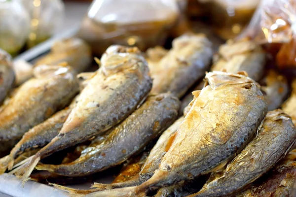 Stekt makrill på marknaden — Stockfoto