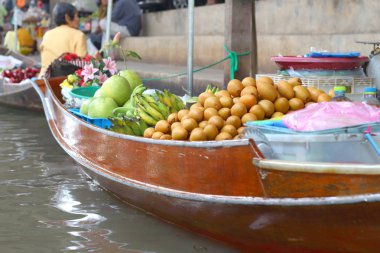 meyve yüzen tekne marketler