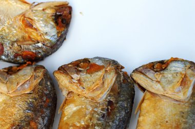 Kızarmış uskumru Market