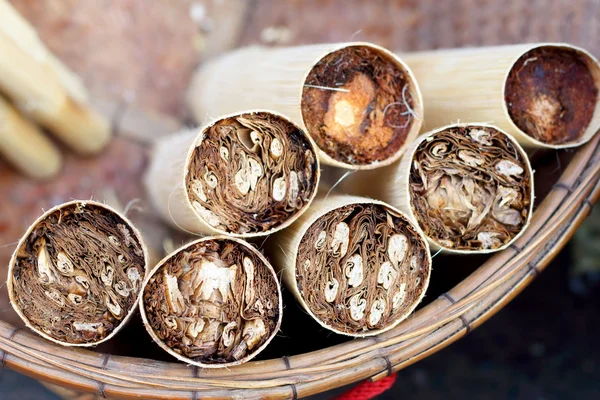 Arroz glutinoso torrado em bambu — Fotografia de Stock