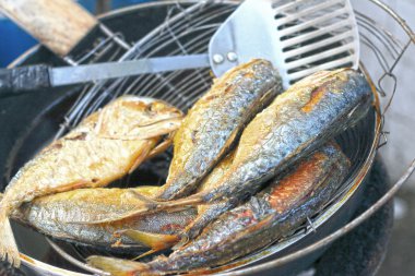 Kızarmış uskumru Market