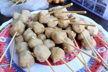 piyasada ızgara köfte