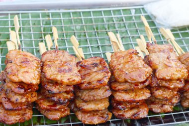 Bar-BQ veya barbekü ızgara et