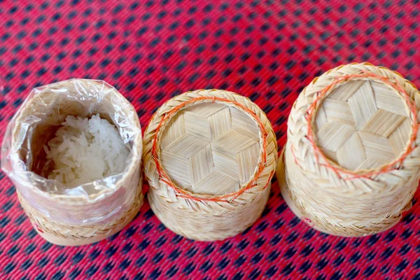 Riso appiccicoso al vapore in bambù — Foto Stock