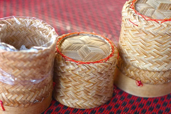 Arroz pegajoso al vapor en bambú — Foto de Stock