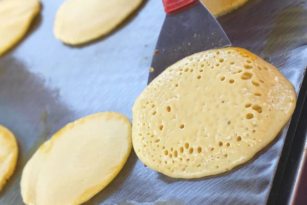 Pancake on a hot stove — Stock Photo, Image