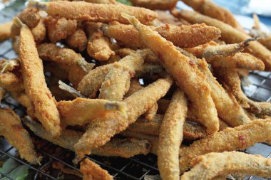 Japon mutfağı - pazarda kızarmış balık yumurtası