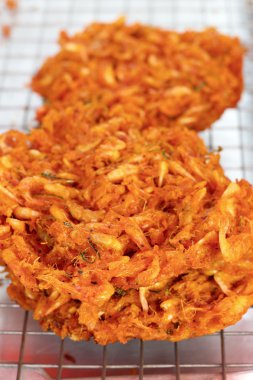 kızarmış karides pasta piyasada