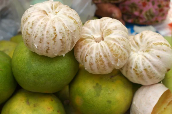 Grapefruit auf dem Markt — Stockfoto