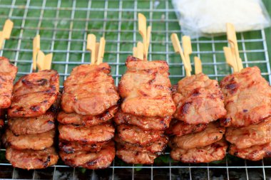 Bar-BQ veya barbekü ızgara et