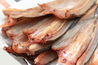 Pazarda taze balık.