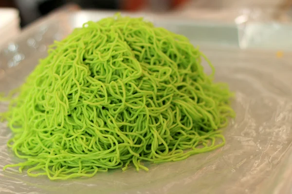 Green egg noodles — Stock Photo, Image