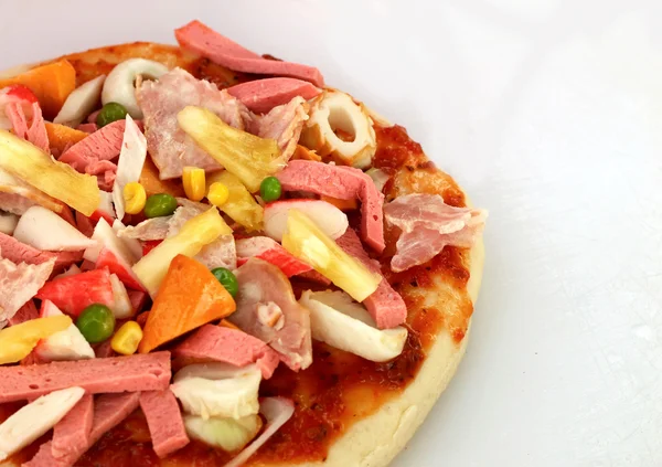 Italian pizza ham keju dan lada — Stok Foto