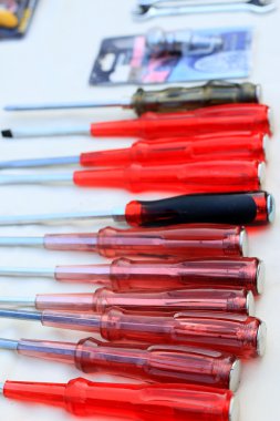 çok fazla kırmızı araç