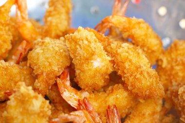 Japon mutfağı - mutfakta kızarmış tempura karides.