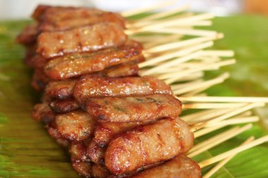 Bar-BQ veya barbekü ızgara et