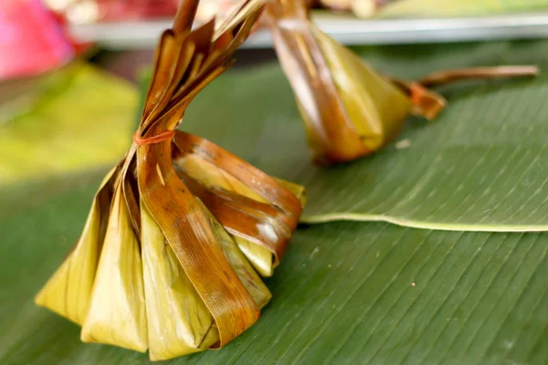 Coconut in banana leaves - Dessert Thailand — Stock Photo, Image