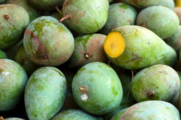 Manga de frutas no mercado — Fotografia de Stock