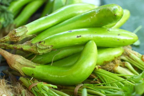 Grøn aubergine på markedet - Stock-foto