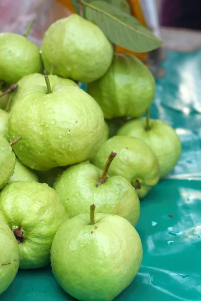 Guava ovoce na trhu — Stock fotografie