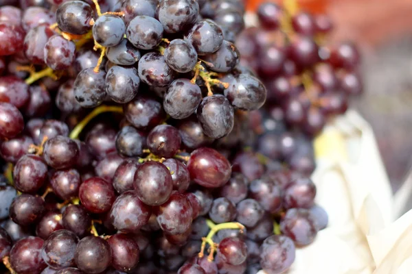 Raisins frais sur le marché — Photo