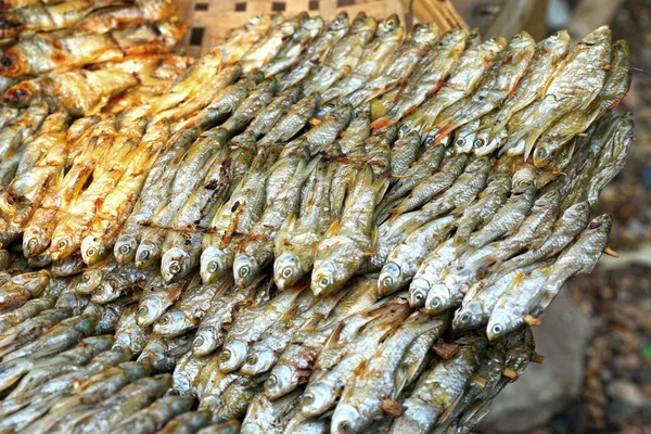 市場での焼き魚 — ストック写真