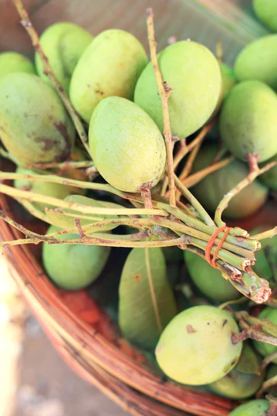 Mango alla frutta sul mercato — Foto Stock
