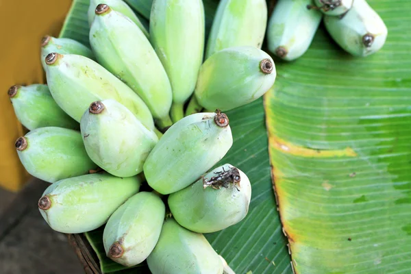 Bananenfruit op de markt — Stockfoto