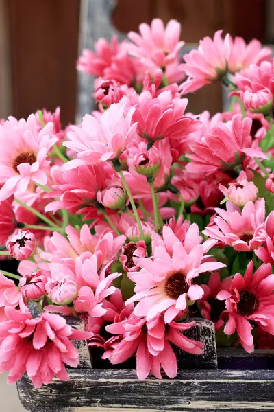 Bonito artificial as flores — Fotografia de Stock