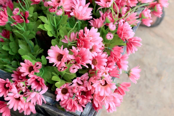 Bonito o crisântemo flores artificiais . — Fotografia de Stock