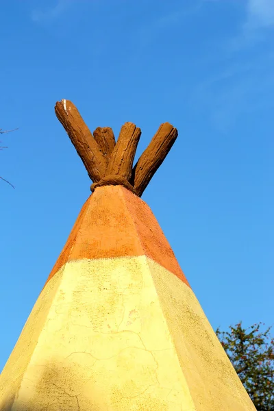 Construindo a casa dos índios — Fotografia de Stock