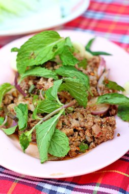 baharatlı salata ve ördek eti - Asya gıda.