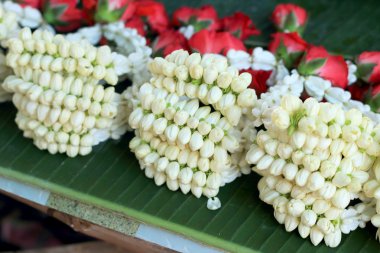 Yasemin çelenk marketler