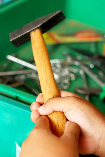 Primer plano de herramientas de trabajo de martillo —  Fotos de Stock