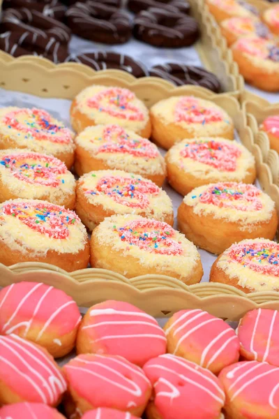 Un montón de mermelada de fresa de donut —  Fotos de Stock