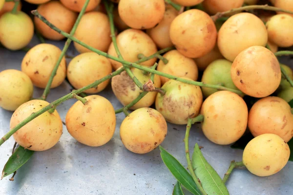 Cercano fruta ciruela mariana - fruta de asia . — Foto de Stock