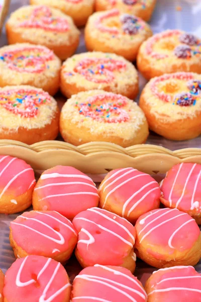 Viel Donut Erdbeermarmelade — Stockfoto