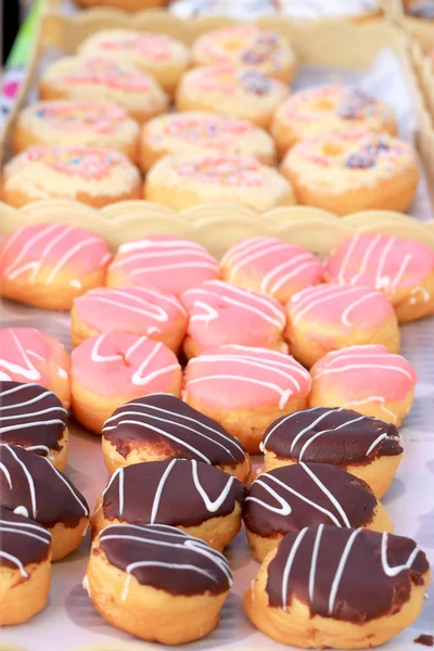 Viele leckere Donuts — Stockfoto