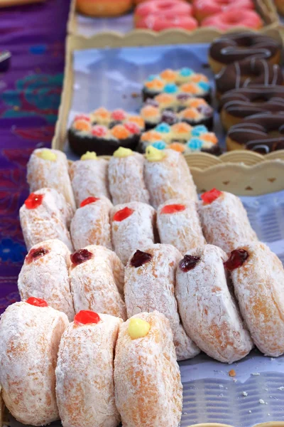 Un montón de mermelada de fresa de donut —  Fotos de Stock