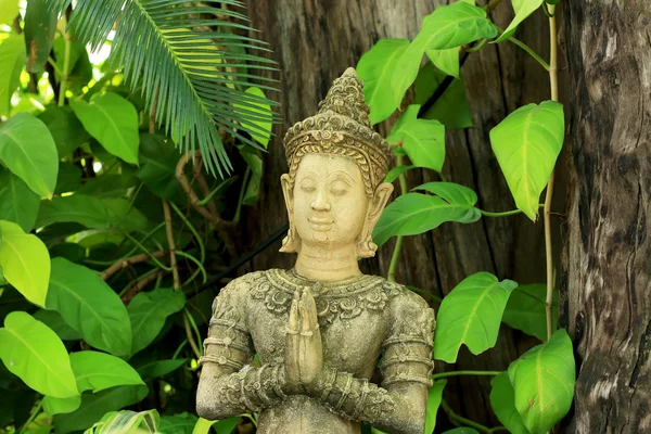Thajsko ruce socha respekt v zahradní přírody. — Stock fotografie