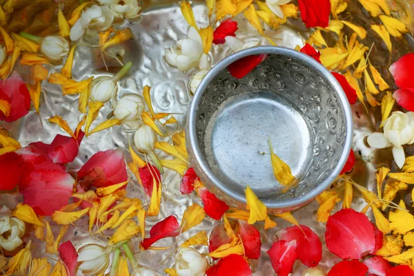 Zwevende jasmijn - het songkran festival. — Stockfoto