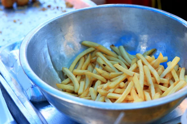 Pommes auf dem Markt — Stockfoto