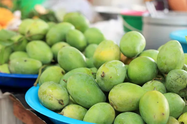 Manga de frutas no mercado — Fotografia de Stock