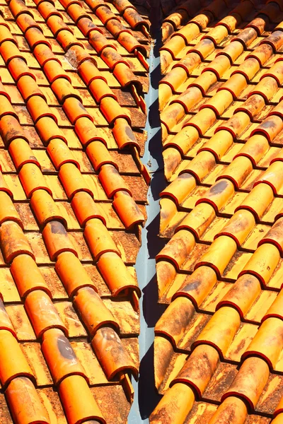 Tegels dak achtergrond — Stockfoto
